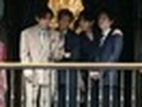 Lịch sử gọi tên BTS: 7 thành viên gặp gỡ Tổng thống Mexico, còn nhận "đặc quyền" mở fanmeeting 50.000 người ngay tại Cung điện Quốc gia