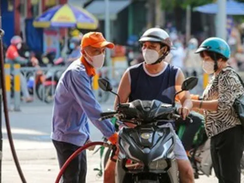 Dầu diesel giảm gần 700 đồng/lít