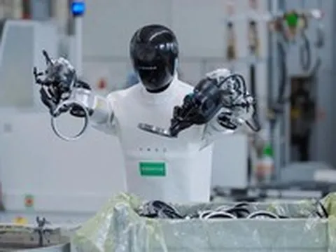 Kỷ nguyên Robot tự làm việc để chế tạo đồng loại, không cần con người để “duy trì nòi giống”, tham vọng đạt 100.000 cỗ máy trong nửa thập kỷ tới
