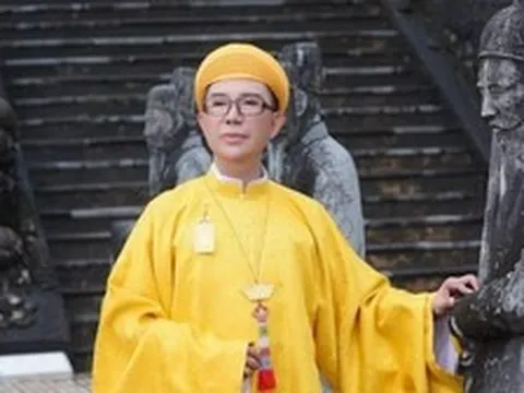 Hôn nhân gần 30 năm của ca sĩ Long Nhật với hoa khôi Hải Phòng: "Vợ con yêu tôi bất chấp thị phi"