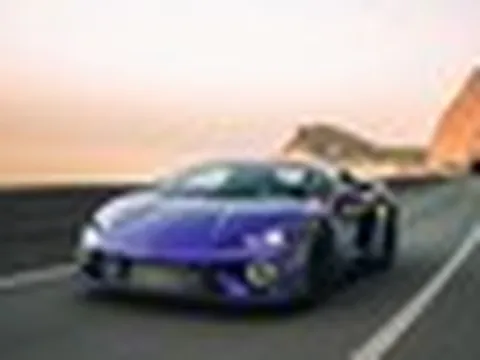 CEO Lamborghini: Siêu xe điện chưa thể thay thế cảm xúc của động cơ xăng