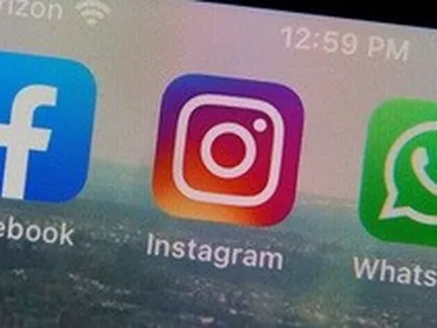 Trả phí cho Facebook: Biết được ai âm thầm theo dõi mình, bí mật xem Story người khác