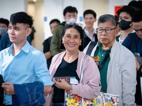 Giảm 15% giá vé máy bay cho người cao tuổi