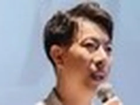 Ca sĩ Hoài Nhân mắc ung thư, mất hoàn toàn thị lực