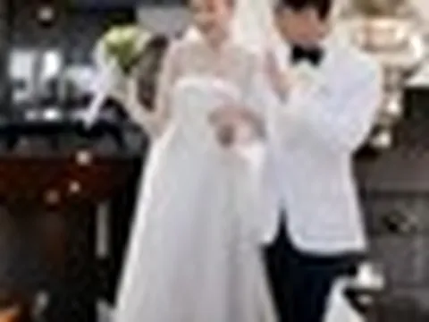 Chị đại showbiz cưới "hồng hài nhi" kém 11 tuổi: Được chồng chăm như em bé, sống trong căn hộ cao cấp, view hướng thẳng sông