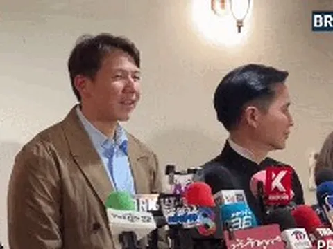 Thiếu gia tài phiệt Thái Lan lộ diện trong phiên tòa hòa giải với mẹ ruột