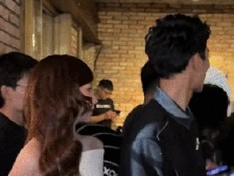 Phát hiện cặp sao Việt gọi nhau là vợ chồng giữa nơi đông người, netizen hoang mang “sao tưởng nhà gái đã có bồ”