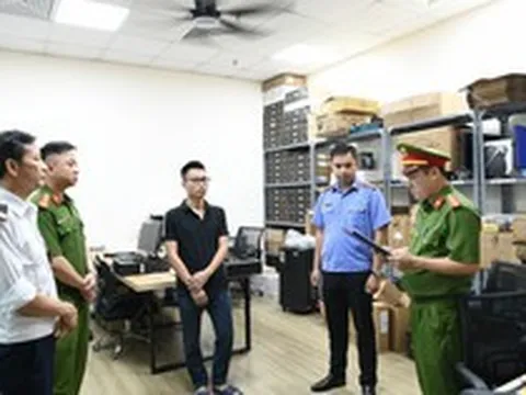 [Ảnh] Khám xét khẩn cấp 5 địa điểm, 3 công ty trong vụ án xâm phạm bản quyền máy tính đầu tiên ở Việt Nam