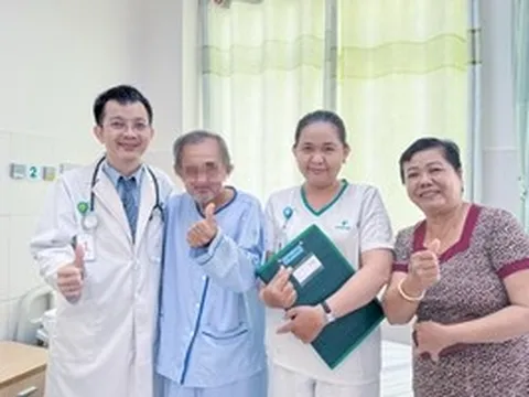 Một bệnh viện ở Cần Thơ cứu sống cụ ông liên tục ho ra máu
