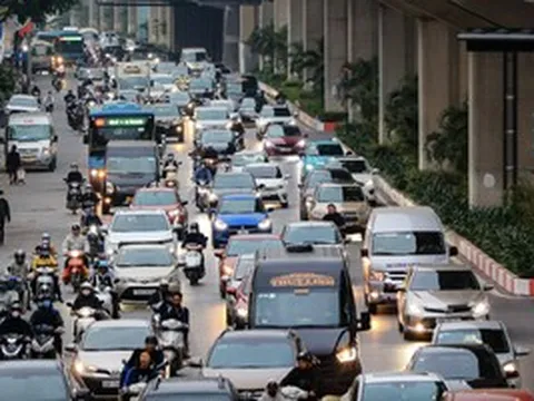 Hà Nội đề xuất hỗ trợ đến 20 triệu đồng cho hộ nghèo đổi xe máy xăng sang xe điện