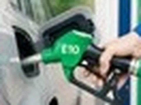 Các hãng xe tiếp tục lên tiếng về xăng E10