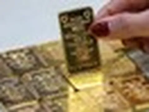 Giá vàng hôm nay 18/6 bất ngờ giảm mạnh