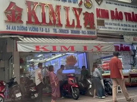 Thị trường kim cương xáo trộn