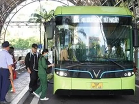 TP.HCM: Khách đi xe buýt tăng mạnh trong ngày đầu miễn phí vé