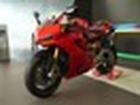 Ducati Panigale V2 S mang động cơ nhẹ nhất lịch sử hãng về Việt Nam