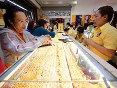 Đọc nhanh 14-7: Giá vàng giảm tiếp; cổ phiếu một doanh nghiệp ở TP.HCM tăng 'sốc' 150%