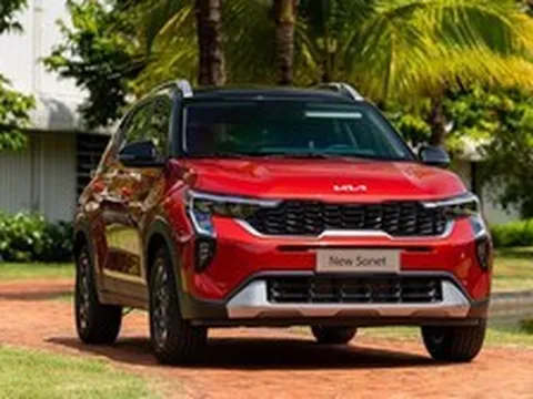 Kia Sonet giảm giá chạm đáy lịch sử