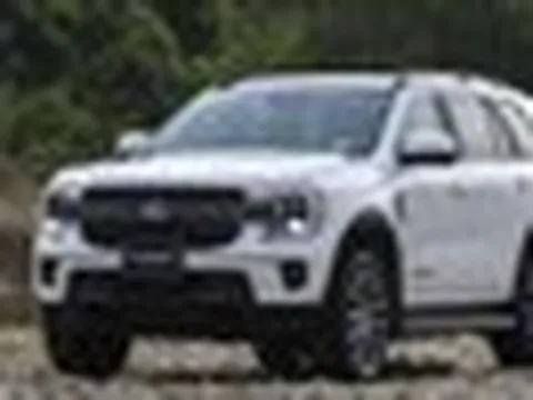 Một mẫu SUV 7 chỗ ở Việt Nam có doanh số gấp 6 lần các đối thủ cộng lại