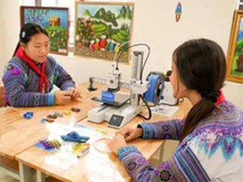 Tặng phòng thực hành STEM cho trường học vùng sâu, vùng xa