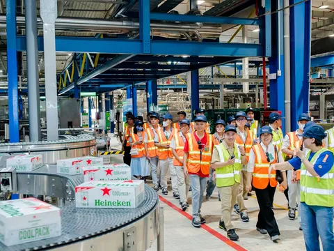 Đối tác tham quan nhà máy Heineken tại Đà Nẵng