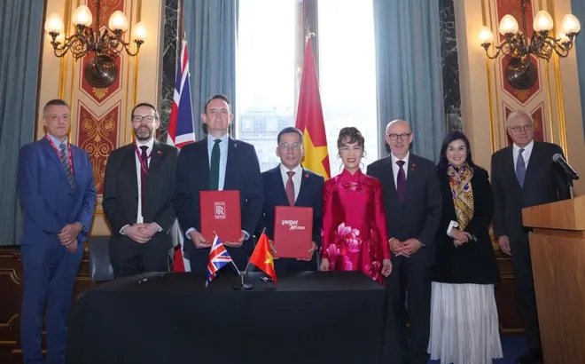 Vietjet và Rolls-Royce ký kết hợp đồng 3,8 tỉ USD trong chuyến thăm Vương quốc Anh của Tổng bí thư