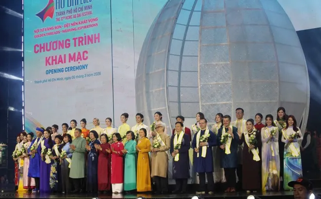 Khai mạc Lễ hội Áo dài TP HCM 2026 với chủ đề “Sợi tơ vàng son – Dệt nên khát vọng”