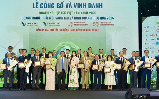 Vietnam Airlines 2 năm liên tiếp vào Top 10 Doanh nghiệp ESG Việt Nam Xanh